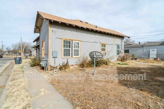 Building Photo - 1111 SW 13th Ave