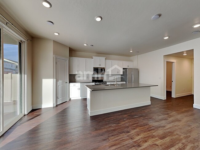 Foto del edificio - 4043 Bold Stripe Ave