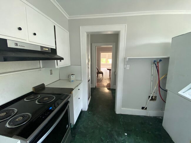 Building Photo - 801 Olive St