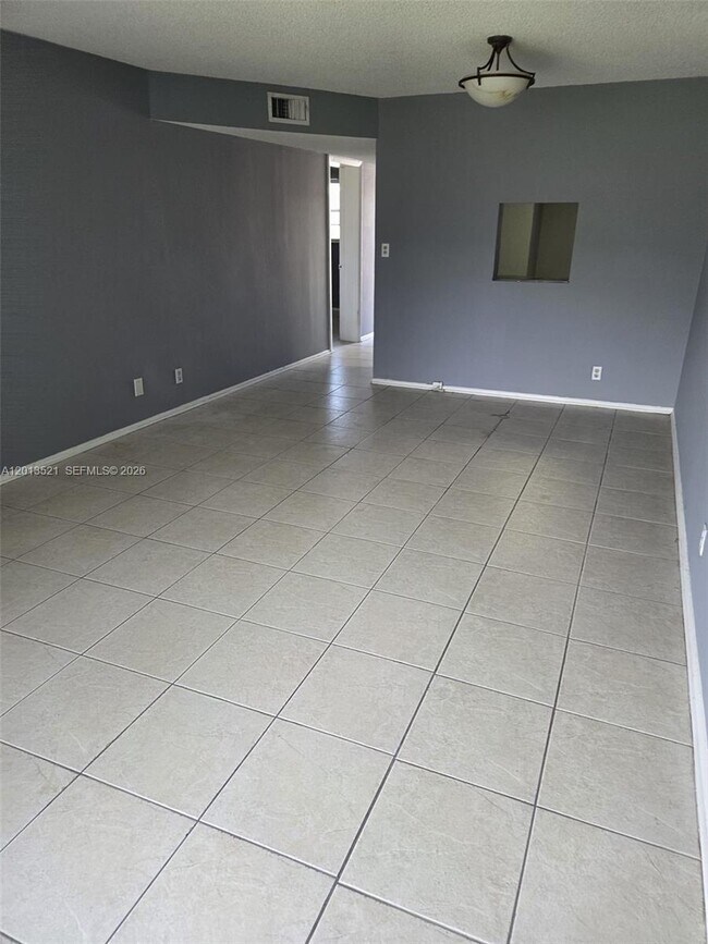 Foto del edificio - 8040 N Colony Cir