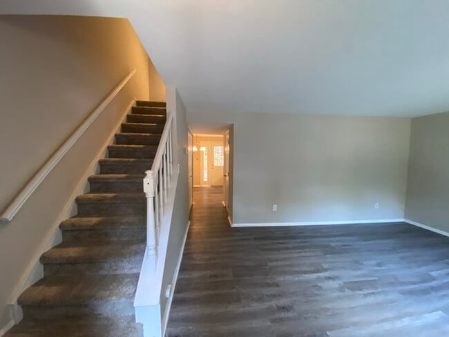 Foto del edificio - 7708 Crown Crest Ct