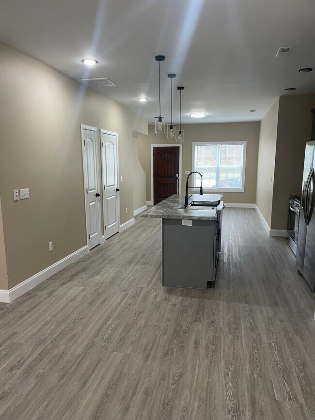 Foto del edificio - 261 Fairway Dr