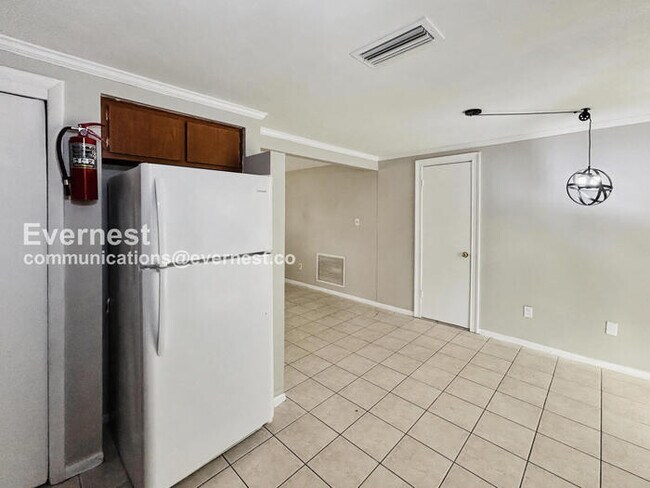 Foto del edificio - 3-Bed/1-Bath Home/ Pet Friendly/Available Soon!