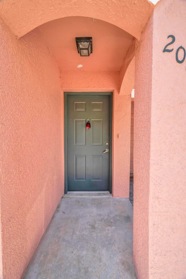 Foto del edificio - 106 SW Peacock Blvd