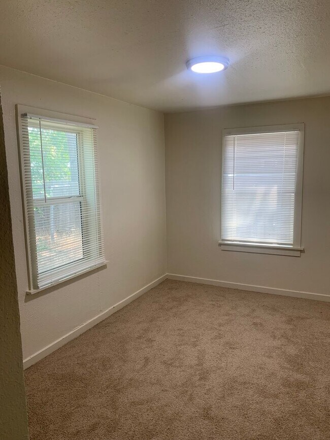 Building Photo - NW401-Brown, Julie Ann