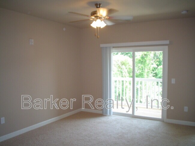 Building Photo - 3722 Burt Dr