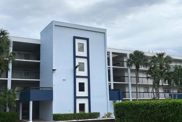 Foto del edificio - 6200 NW 2nd Ave