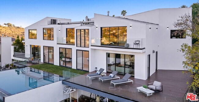 Building Photo - 7567 Hermes Dr