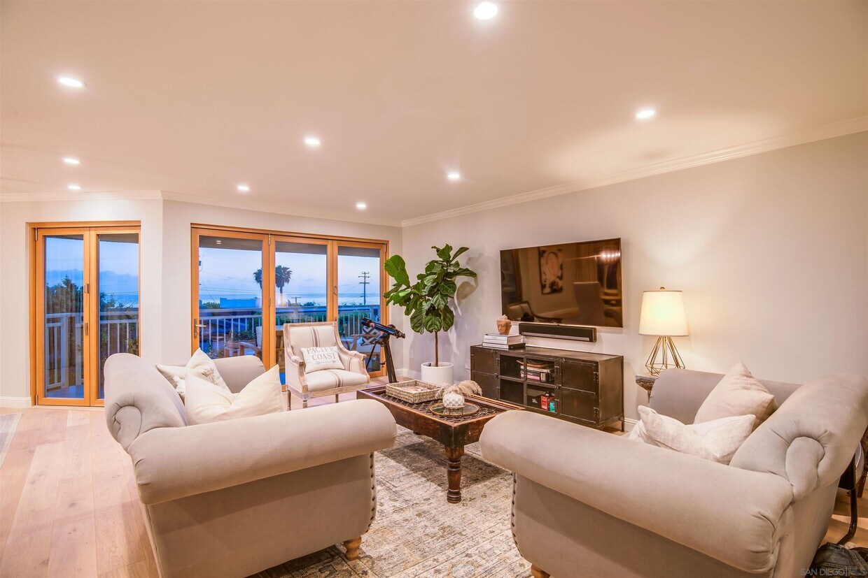 Foto principal - 5366 La Jolla Blvd