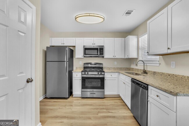 Building Photo - 5595 Wellborn Creek Dr