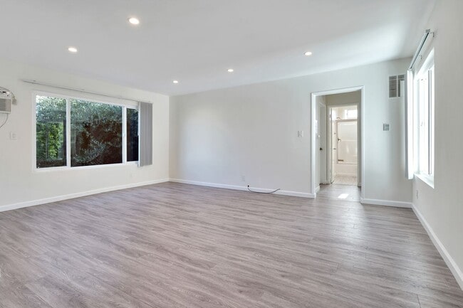 Interior Photo - Glendon Luxury Investments LLC