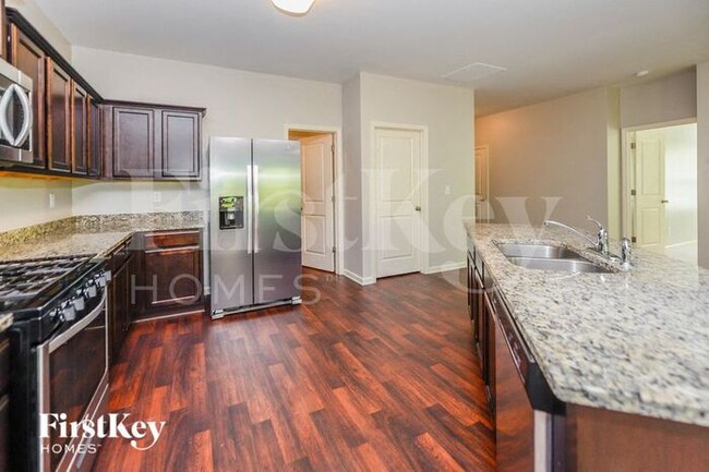 Foto del edificio - 530 Sunrise Ln
