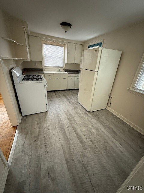 Foto del edificio - 103 Drexler Ave S