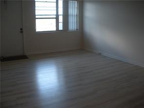 Building Photo - 3034 Ellesmere B