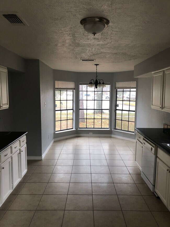 Building Photo - 10719 Spring Harvest Dr