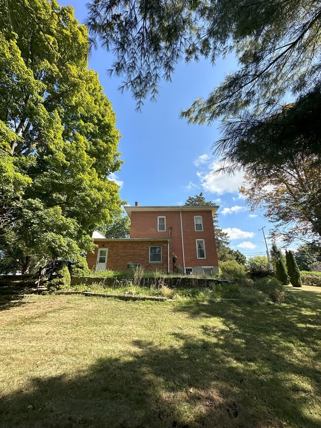 Building Photo - 500 Melmore St