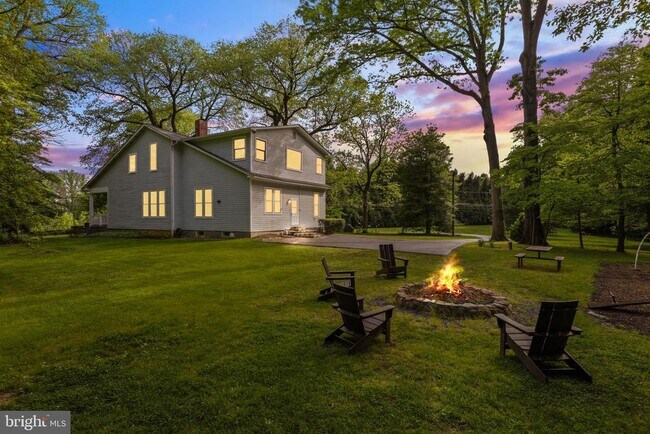 Foto del edificio - 10906 Sunset Hills Rd