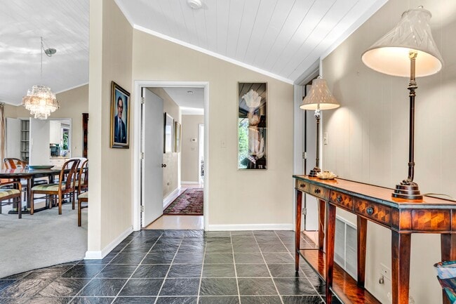 Building Photo - Beautiful Rambler Ranch With Pool!