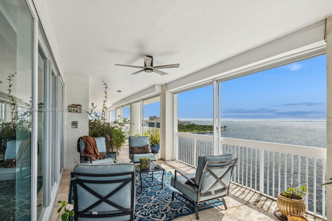 Foto del edificio - 1690 S Bayshore Ln