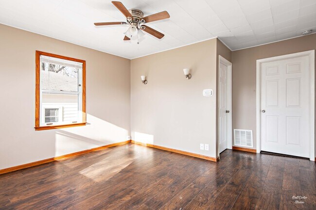 Foto del edificio - 480 W Grand Ave