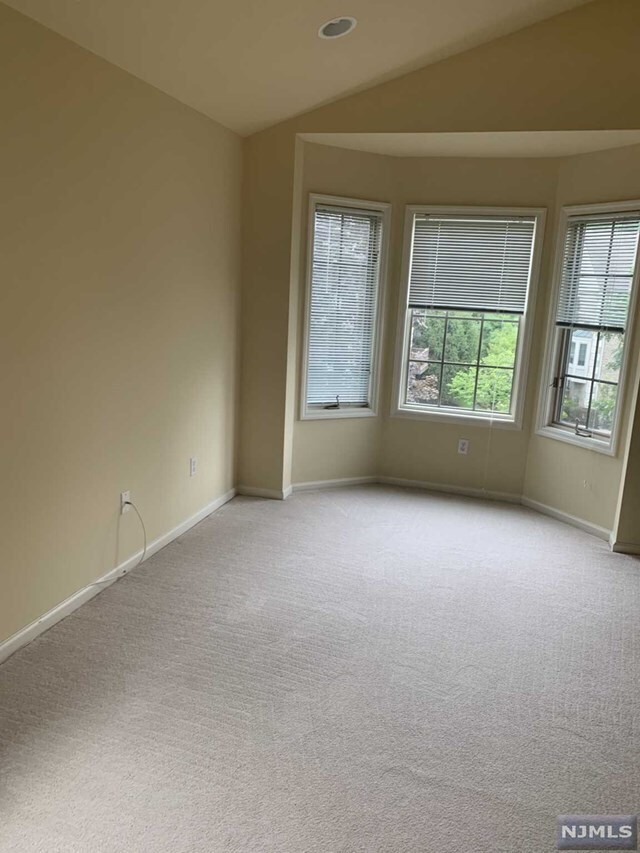 Building Photo - 616 Linderman Ln