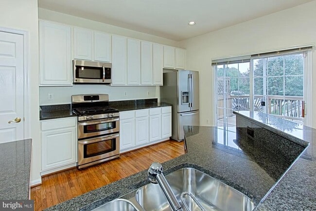 Building Photo - 20748 Hollow Falls Terrace