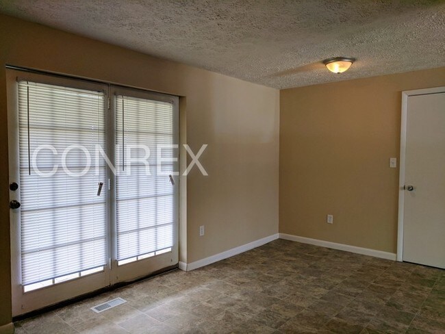 Building Photo - 324 Drina Ave