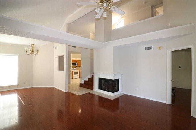 Building Photo - 1657 Kingspoint Dr