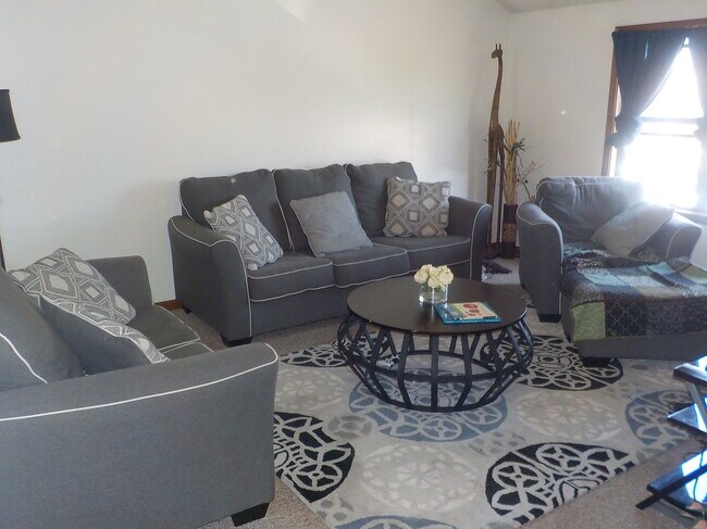 Living Room - 1385 Parkside Dr