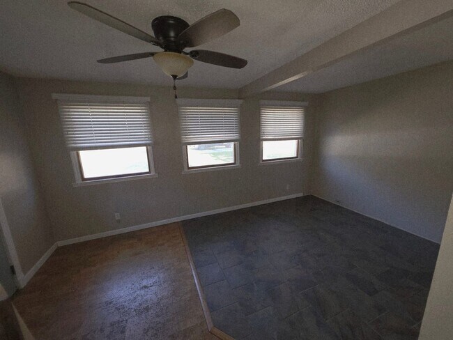 Foto del edificio - 3 Bedroom Single-Family Home