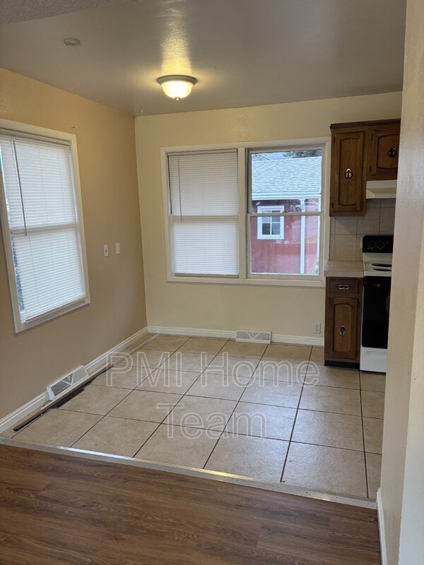 Building Photo - 1038 Chatelain Rd