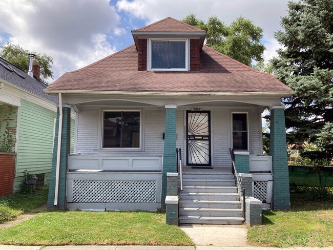 Front of House - 12087 Saint Aubin St