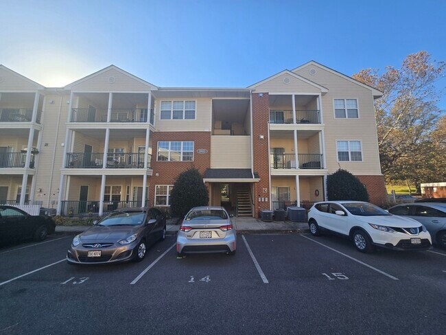 Building Photo - 9421 Links Ln