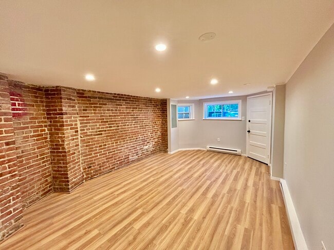 Building Photo - 1746 Lamont St NW