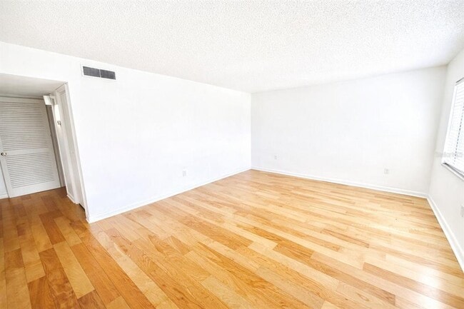 Building Photo - 2505 N Alafaya Trail