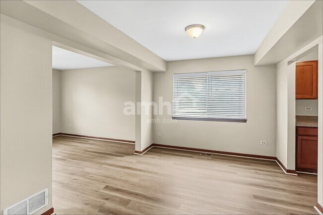 Foto del edificio - 26333 Wild Rose Dr