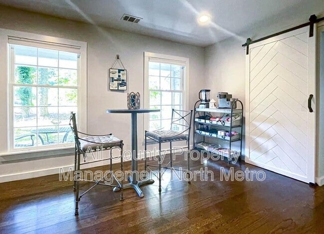 Building Photo - 204 Cold Creek Dr