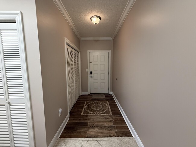 Building Photo - 5 Laguna St