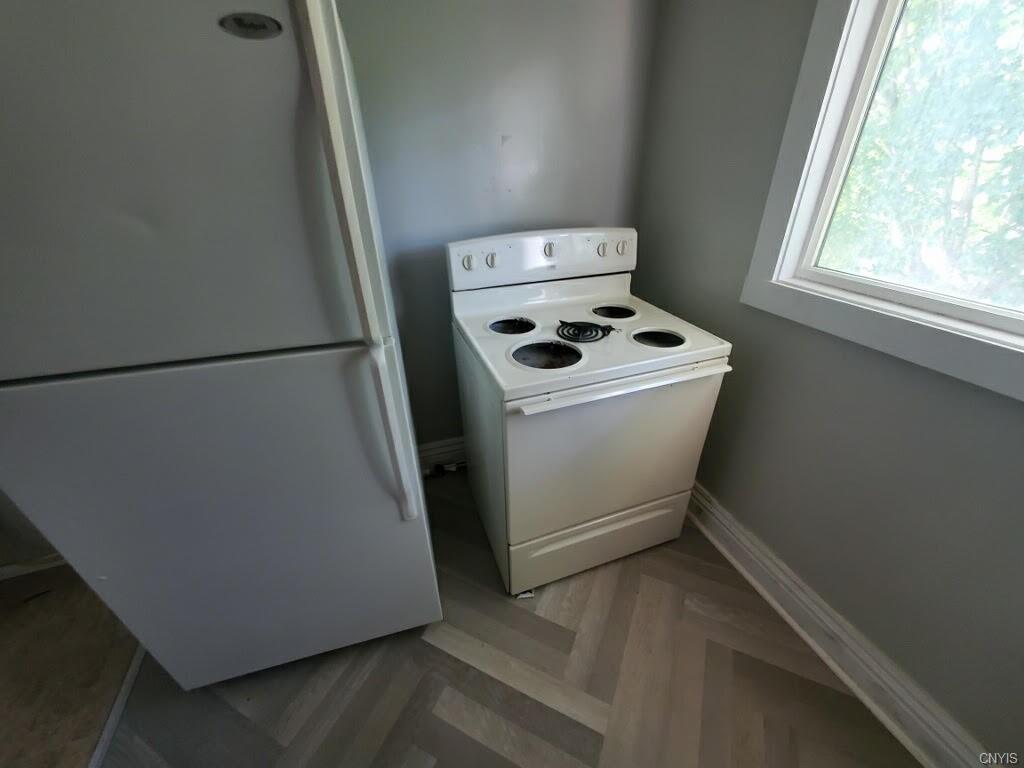 Building Photo - 113 E Lynde St