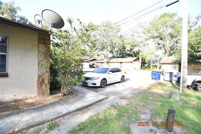 Building Photo - 10405 N Arden Ave