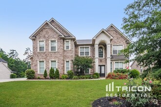 Building Photo - 2530 Lake Erma Dr