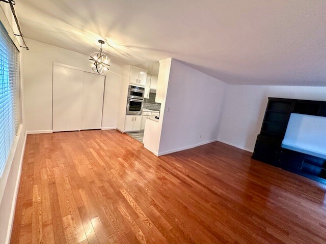 Foto del edificio - 4521 Colbath Ave