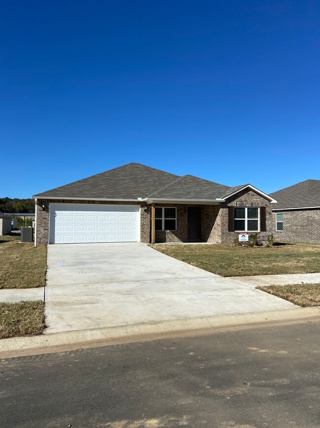 Building Photo - *$99 Rent + Amazon Cash* Four Bedroom | Two Bathroom Home in Conrad Court