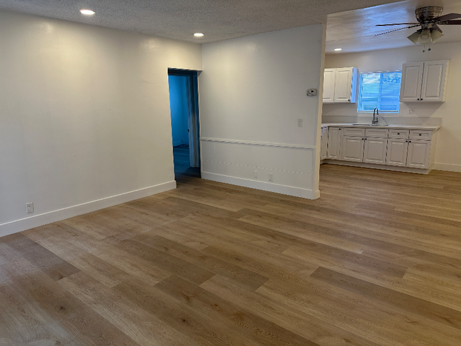 Foto del edificio - 408 N Maple Ave