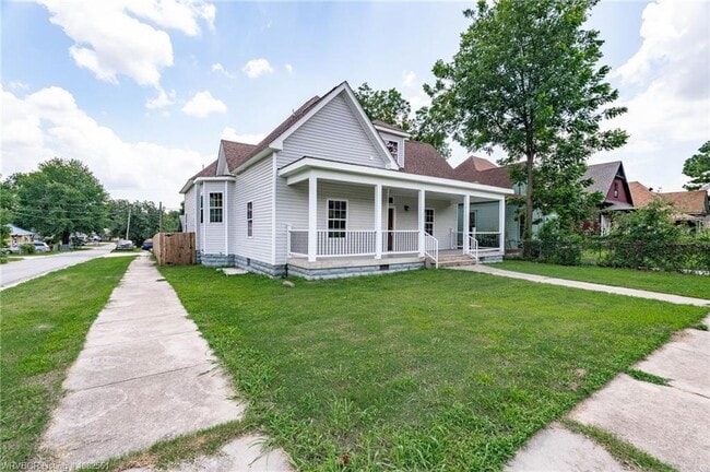 Building Photo - 1022 N 15th St