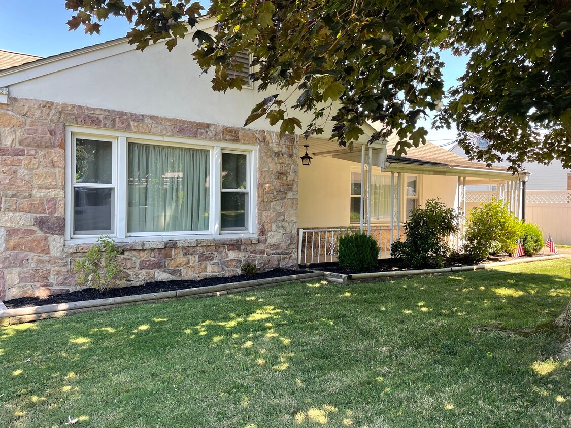 Primary Photo - 2172 Sunbury Rd