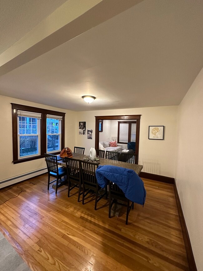 Building Photo - 54 Brooks St