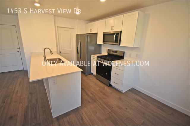 Foto del edificio - Brand New 3 Bedroom Santaquin Tonwhome! No...