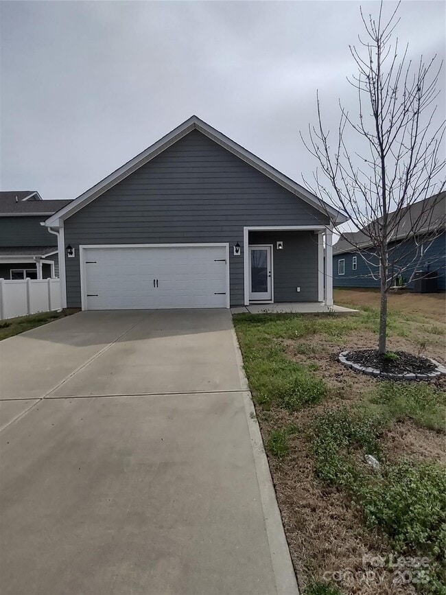Building Photo - 143 Kingston Dr