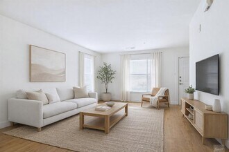 Building Photo - 711 W 32nd St